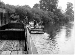 23.3.1981 - příprava pramice před nakládkou