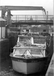 9.1982 - plavidlo OSTRAVA v plavební komoře někde ve Francii