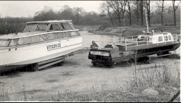 Obě podniková plavidla v přístavu Kopytov Bohumín